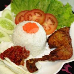 Lalapan Ayam Kampung   Nasi