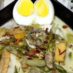 Lontong Gulai Tauco   Telur