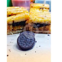 Roti Bakar Oreo   Coklat