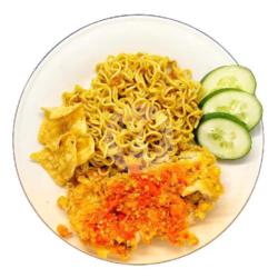 Mie Goreng Jumbo Pangsit   Ayam Geprek