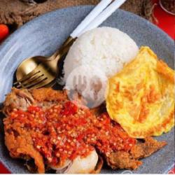 Nasi Ayam Geprek Dada   Telur Dadar