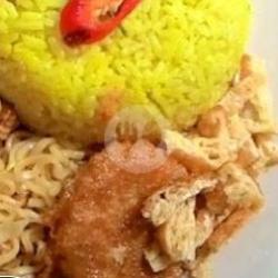 Nasi Kuning Perkedel Kentang   Air Mineral Cup