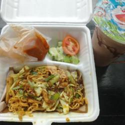 Paket Bakmi Minum Ayam Nyemek