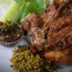 Ayam Sinjay Dada Sambal Mangga / Ijo