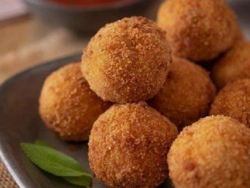 Bola Bola ayam premium, jalan Pramuka