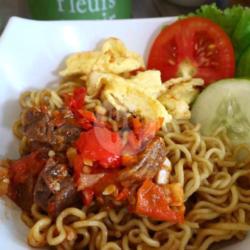 Indomie Kuah Daging Pedas