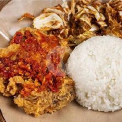 Nasi Ayam Geprek Kobis Goreng