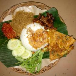 Nasi Ulam   Telur Dadar   Bihun   Tempe Orek