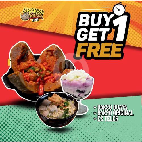 Katta kokrak bilan yalangoch, teshikda jinsiy aloqa bodi Jinsiy aloqani yoqotish onlayn