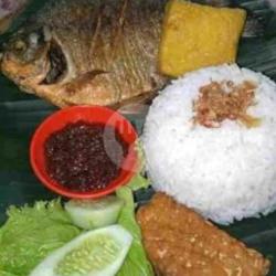 Nasi    Nila Goreng    Tempe Tahu   Lalapan Sambal