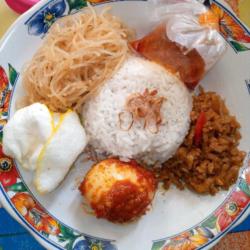 Nasi Uduk Telur Balado