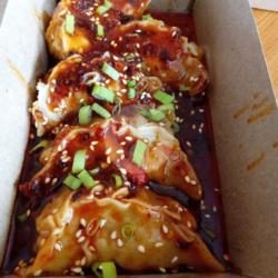 Spicy Chicken Gyoza (isi 8 Pcs)