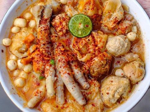 Seblak Maknyuss Pelajar, Ring Road