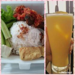 Ayam Batokok Ladomerah   Nasi   Es Nutri Mangga Susu