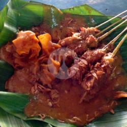 Sate Padeh Daging Kuah Pedas Ketupat