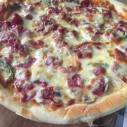 Spicy Smoked Beef Pizza