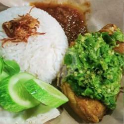 Ayam Nasi Bumbu Hitam Sambel Ijo Pedas