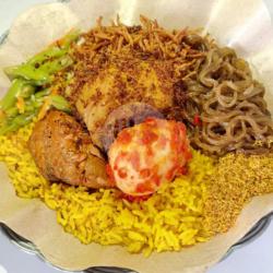 Nasi Kuning Ikan Telur Ayam