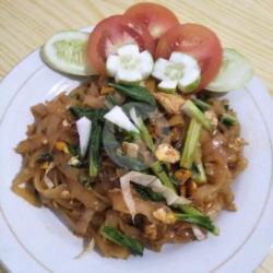 Kwetiau Goreng / Kuah Isi Telor