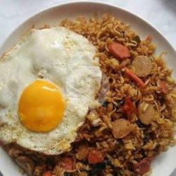 Nasi Goreng Baso Sosis Ekstra Telur Ceplok