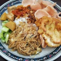 Nasi Uduk Perkedel