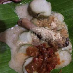 Lontong Opor Paha Bawah