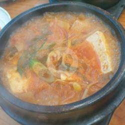 Kimchi Jjigae / Korean Kimchi Stew