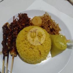 Nasi Kuning Sate