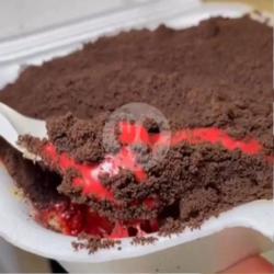 Pancong Red Velvet Milo Seloyang