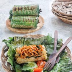 Nasi Bakar Isi Ayam Kemangi Pedas