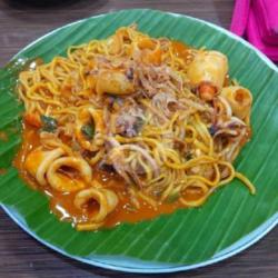 Mie Aceh Cumi (kuah)