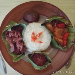 Nasi   Gudeg   Sayur Krecek   Telur Pindang