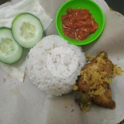 Nasi Dada Ayam Kremes