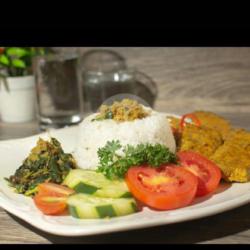 Nasi Ikan Bumbu Kuning