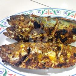 Nasi Ikan Gembung Bakar ,sayur,sambal