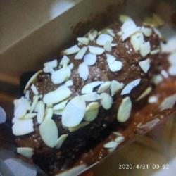 Pisang Mozzarella Choco Crunchy Almond