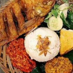 Nasi Lauk Ikan Nila Goreng Free Tempe/tahu