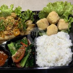 Bento Ayam Cabai Garam