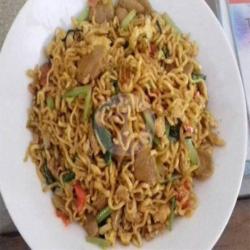 Mie Goreng Kampoeng (telur,bakso,sayur,ayam)