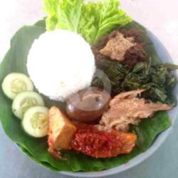 Nasi Gudeg Telur Ayam Suwir