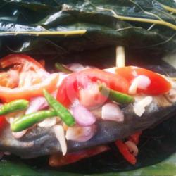 Pepes Ikan Asin Peda