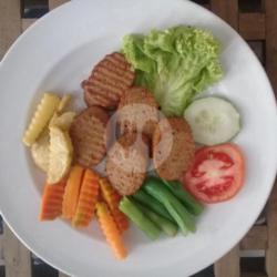 Steak Galantin   Kentang   Buncis   Wortel  Saos