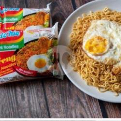 Indomie Goreng Pedas/biasa   Telur