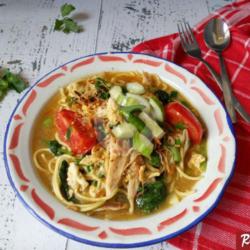 Bakmi Kuah Topping Suwiran Ayam