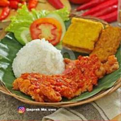 Nasi   Ayam Goreng Serundeng   Tahu  Tempe   Sambel  Lalap