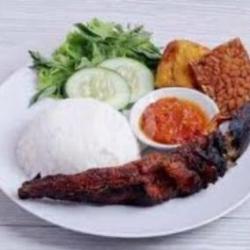 Lele Bakar Plus Nasi Tempe Tahu