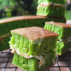 Terang Bulan Pandan Kismis Keju Pandan