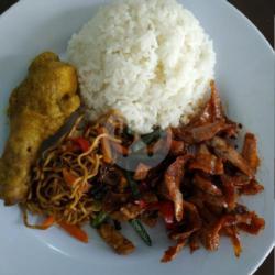 Nasi Campur Ayam Kari Ikan Teri