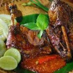 Lalapan Bebek Bakar