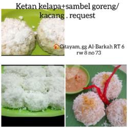 Ketan Kelapa ( Ketan Urap ) Mika Sedang.